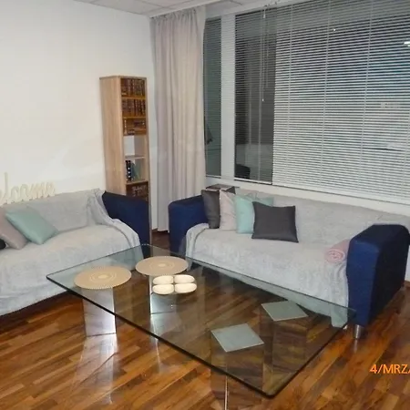 Appartement Mit Kuche- Loggia- Wifi